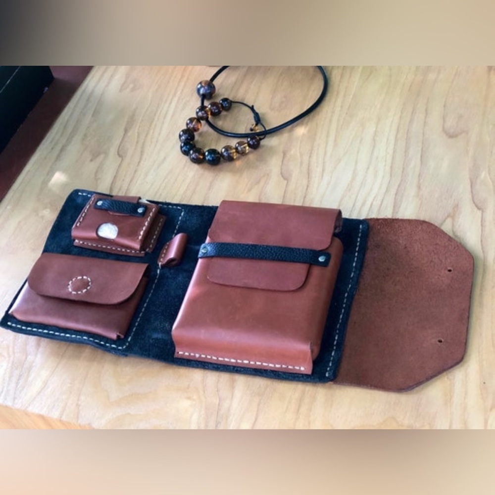 Premium leather Cigar Case hand sewn. New in box.